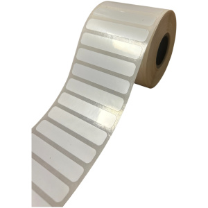 32 00652 – Etiketa 55 mm x 10 mm, Polyester Pet, Bílá, Dutinka 25 mm, 2000 ks/kotouč, Permanentní lepidlo