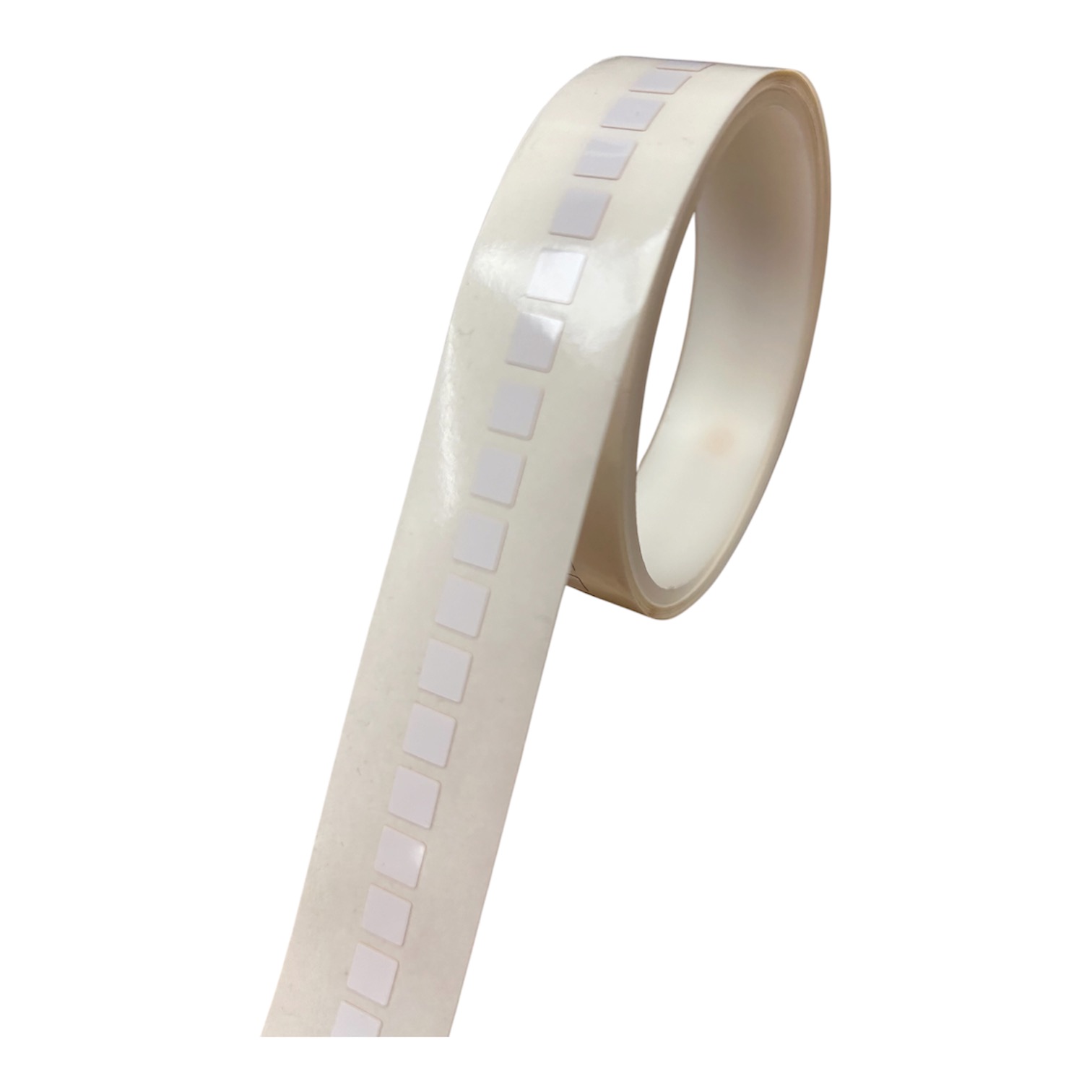 32 01244 – Etiketa 6,35 mm x 6,35 mm, Polyimid, Bílá, Dutinka 76 mm, 10000 ks/kotouč, Extra silné lepidlo, B – 727 / THT Brady kompatibilní